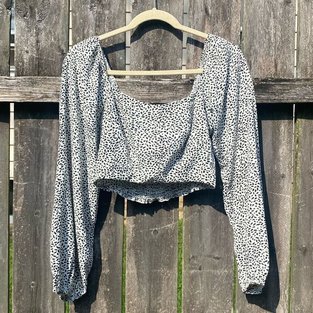 Altar’d State Printed‎ Long Sleeve Crop Top | S